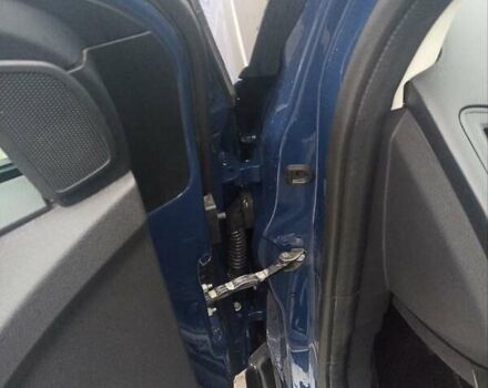 Синий Форд Фокус, объемом двигателя 1.6 л и пробегом 300 тыс. км за 6500 $, фото 10 на Automoto.ua