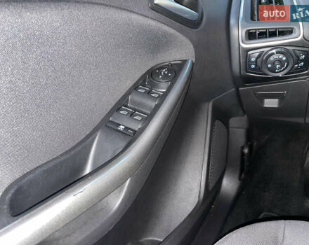 Синій Форд Фокус, об'ємом двигуна 1.6 л та пробігом 217 тис. км за 8350 $, фото 29 на Automoto.ua