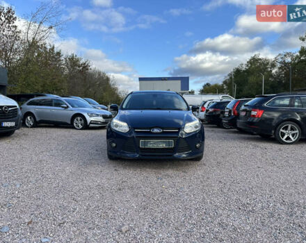 Синий Форд Фокус, объемом двигателя 1.6 л и пробегом 144 тыс. км за 8830 $, фото 2 на Automoto.ua