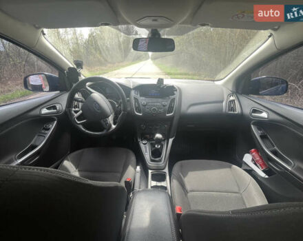 Синий Форд Фокус, объемом двигателя 1.5 л и пробегом 196 тыс. км за 7500 $, фото 3 на Automoto.ua