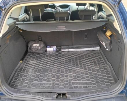 Синий Форд Фокус, объемом двигателя 1.5 л и пробегом 240 тыс. км за 9828 $, фото 7 на Automoto.ua