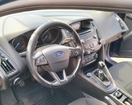 Синий Форд Фокус, объемом двигателя 1.5 л и пробегом 240 тыс. км за 9828 $, фото 2 на Automoto.ua