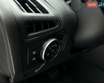 Синий Форд Фокус, объемом двигателя 1.5 л и пробегом 195 тыс. км за 10333 $, фото 16 на Automoto.ua