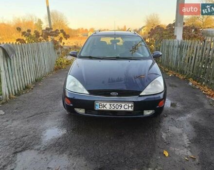 Синий Форд Фокус, объемом двигателя 1.8 л и пробегом 300 тыс. км за 2650 $, фото 1 на Automoto.ua