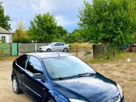 Синий Форд Фокус, объемом двигателя 1.4 л и пробегом 200 тыс. км за 2400 $, фото 1 на Automoto.ua