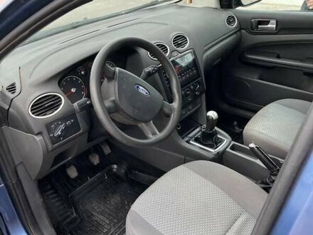 Синий Форд Фокус, объемом двигателя 1.39 л и пробегом 300 тыс. км за 5000 $, фото 1 на Automoto.ua