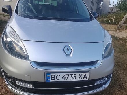 Синій Форд Фокус, об'ємом двигуна 2 л та пробігом 380 тис. км за 4300 $, фото 1 на Automoto.ua