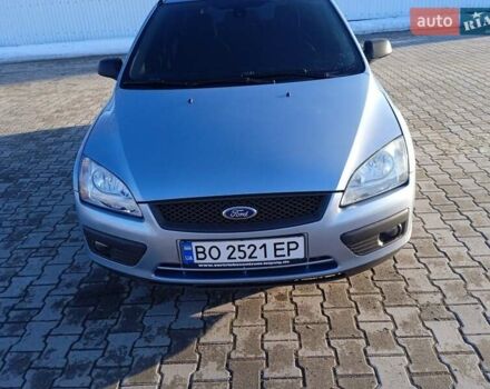 Синий Форд Фокус, объемом двигателя 1.6 л и пробегом 300 тыс. км за 4500 $, фото 1 на Automoto.ua