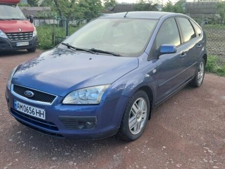Форд Фокус 2006 у Коростене на Automoto.ua Синій Форд Фокус, об'ємом двигуна 1.8 л та пробігом 277 тис. км за 4300 $, фото 1 на Automoto.ua