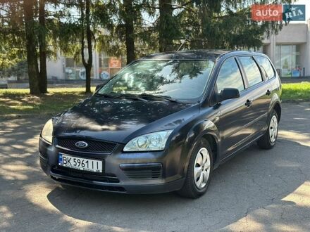 Синий Форд Фокус, объемом двигателя 1.6 л и пробегом 350 тыс. км за 3200 $, фото 1 на Automoto.ua
