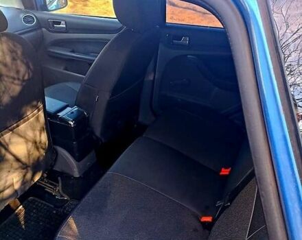 Синий Форд Фокус, объемом двигателя 1.6 л и пробегом 320 тыс. км за 4000 $, фото 1 на Automoto.ua