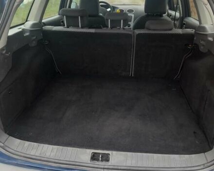 Синий Форд Фокус, объемом двигателя 1.6 л и пробегом 213 тыс. км за 3750 $, фото 1 на Automoto.ua