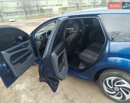 Синий Форд Фокус, объемом двигателя 1.56 л и пробегом 301 тыс. км за 4900 $, фото 1 на Automoto.ua