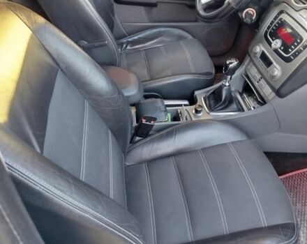 Синий Форд Фокус, объемом двигателя 2 л и пробегом 300 тыс. км за 4800 $, фото 1 на Automoto.ua