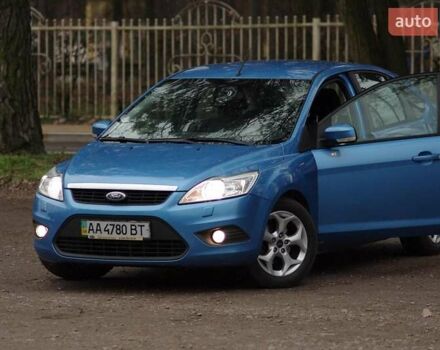 Синій Форд Фокус, об'ємом двигуна 2 л та пробігом 108 тис. км за 8500 $, фото 1 на Automoto.ua