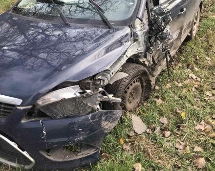 Синий Форд Фокус, объемом двигателя 1.8 л и пробегом 200 тыс. км за 2700 $, фото 1 на Automoto.ua