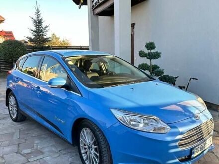 Форд Фокус 2017 у Тернополі на Automoto.ua Синій Форд Фокус, об'ємом двигуна 0 л та пробігом 78 тис. км за 9900 $, фото 1 на Automoto.ua