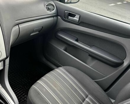 Зелений Форд Фокус, об'ємом двигуна 1.6 л та пробігом 200 тис. км за 4400 $, фото 6 на Automoto.ua