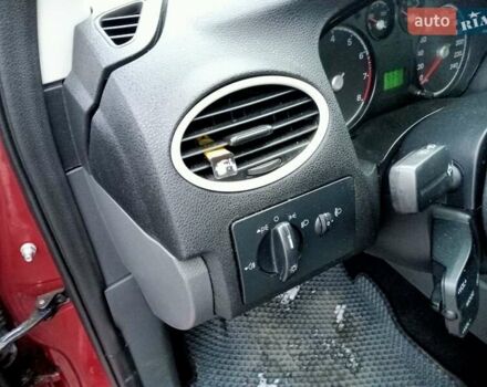 Помаранчевий Форд Фокус, об'ємом двигуна 1.6 л та пробігом 216 тис. км за 4100 $, фото 9 на Automoto.ua