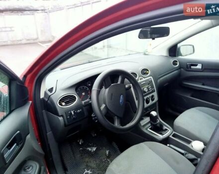 Помаранчевий Форд Фокус, об'ємом двигуна 1.6 л та пробігом 216 тис. км за 4100 $, фото 8 на Automoto.ua