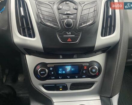 Оранжевый Форд Фокус, объемом двигателя 1.6 л и пробегом 313 тыс. км за 5400 $, фото 8 на Automoto.ua