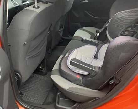 Оранжевый Форд Фокус, объемом двигателя 1.6 л и пробегом 313 тыс. км за 5400 $, фото 4 на Automoto.ua