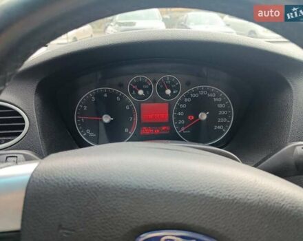 Оранжевый Форд Фокус, объемом двигателя 1.6 л и пробегом 214 тыс. км за 5100 $, фото 1 на Automoto.ua