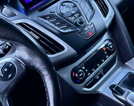 Помаранчевий Форд Фокус, об'ємом двигуна 1.6 л та пробігом 367 тис. км за 7400 $, фото 10 на Automoto.ua