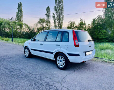 Білий Форд Фьюжен, об'ємом двигуна 1.4 л та пробігом 171 тис. км за 5699 $, фото 10 на Automoto.ua