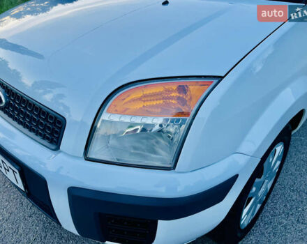 Білий Форд Фьюжен, об'ємом двигуна 1.4 л та пробігом 171 тис. км за 5699 $, фото 13 на Automoto.ua