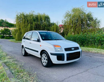 Білий Форд Фьюжен, об'ємом двигуна 1.4 л та пробігом 171 тис. км за 5699 $, фото 12 на Automoto.ua
