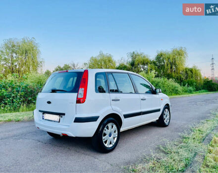Білий Форд Фьюжен, об'ємом двигуна 1.4 л та пробігом 171 тис. км за 5699 $, фото 9 на Automoto.ua
