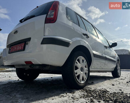 Белый Форд Фьюжн, объемом двигателя 1.4 л и пробегом 119 тыс. км за 5500 $, фото 13 на Automoto.ua