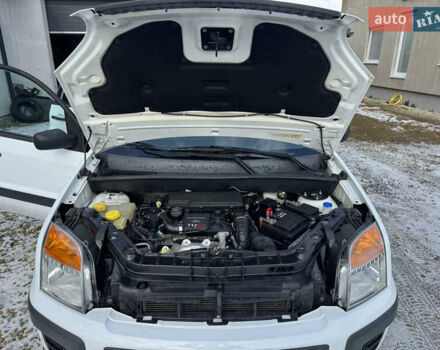 Белый Форд Фьюжн, объемом двигателя 1.4 л и пробегом 119 тыс. км за 5500 $, фото 37 на Automoto.ua