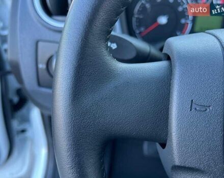 Білий Форд Фьюжен, об'ємом двигуна 1.6 л та пробігом 104 тис. км за 8250 $, фото 43 на Automoto.ua