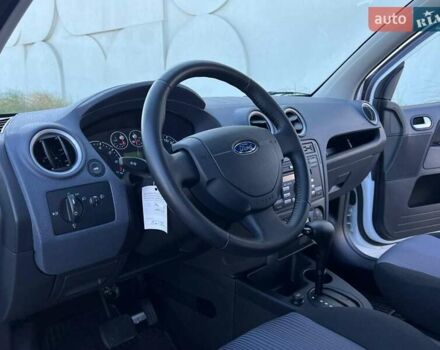 Білий Форд Фьюжен, об'ємом двигуна 1.6 л та пробігом 104 тис. км за 8250 $, фото 40 на Automoto.ua