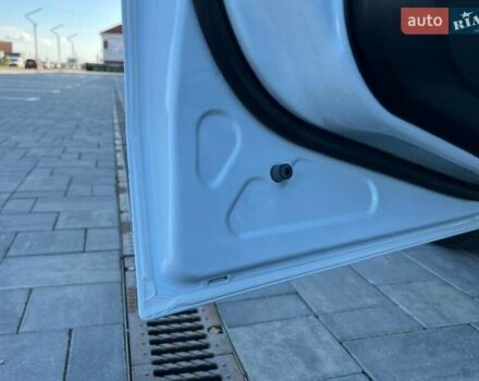 Білий Форд Фьюжен, об'ємом двигуна 1.6 л та пробігом 104 тис. км за 8250 $, фото 74 на Automoto.ua