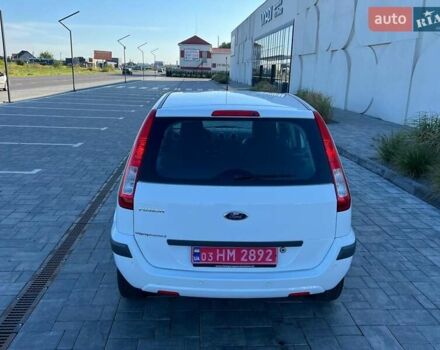 Білий Форд Фьюжен, об'ємом двигуна 1.6 л та пробігом 104 тис. км за 8250 $, фото 16 на Automoto.ua