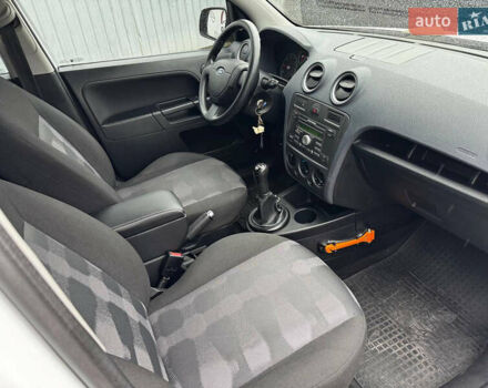 Білий Форд Фьюжен, об'ємом двигуна 1.4 л та пробігом 151 тис. км за 6500 $, фото 12 на Automoto.ua