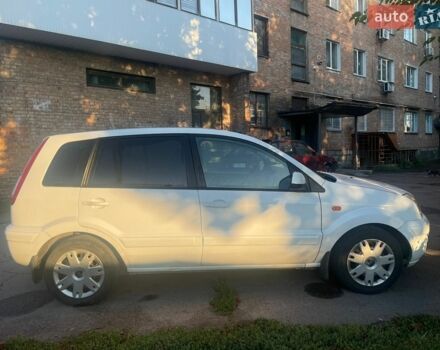 Білий Форд Фьюжен, об'ємом двигуна 1.4 л та пробігом 130 тис. км за 5200 $, фото 9 на Automoto.ua