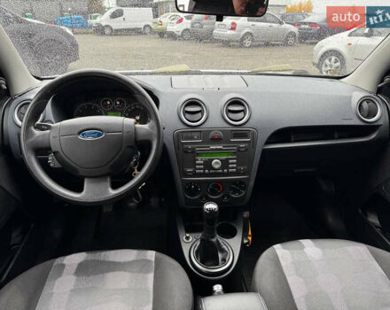 Білий Форд Фьюжен, об'ємом двигуна 1.4 л та пробігом 151 тис. км за 6500 $, фото 9 на Automoto.ua