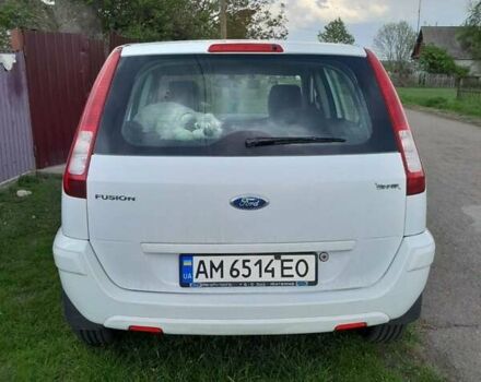 Белый Форд Фьюжн, объемом двигателя 1.39 л и пробегом 99 тыс. км за 5300 $, фото 4 на Automoto.ua