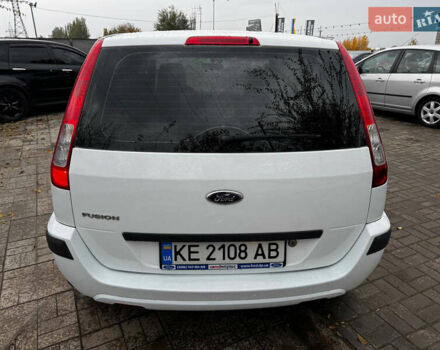 Білий Форд Фьюжен, об'ємом двигуна 1.4 л та пробігом 151 тис. км за 6500 $, фото 5 на Automoto.ua