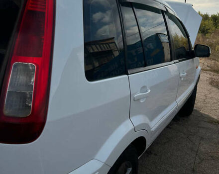 Білий Форд Фьюжен, об'ємом двигуна 1.39 л та пробігом 275 тис. км за 3800 $, фото 5 на Automoto.ua