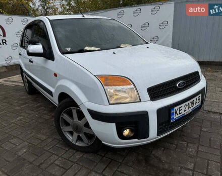 Білий Форд Фьюжен, об'ємом двигуна 1.4 л та пробігом 151 тис. км за 6500 $, фото 1 на Automoto.ua