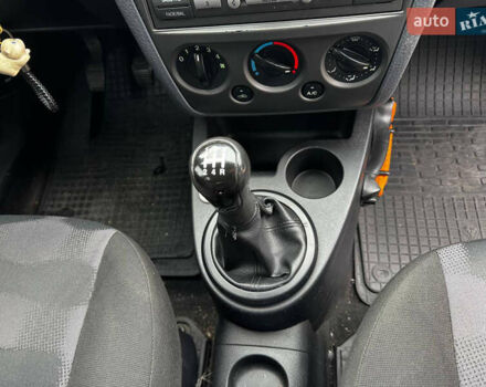 Білий Форд Фьюжен, об'ємом двигуна 1.4 л та пробігом 151 тис. км за 6500 $, фото 13 на Automoto.ua