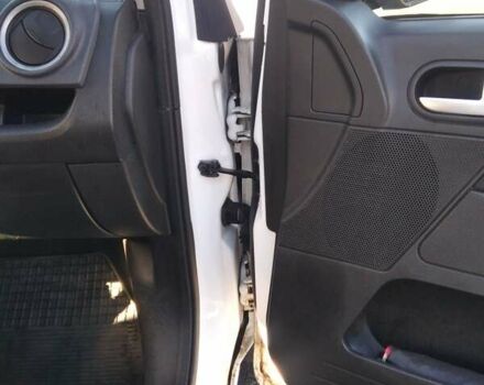 Белый Форд Фьюжн, объемом двигателя 1.39 л и пробегом 164 тыс. км за 4600 $, фото 11 на Automoto.ua