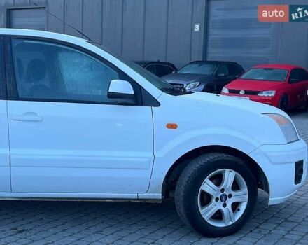 Белый Форд Фьюжн, объемом двигателя 1.4 л и пробегом 162 тыс. км за 6490 $, фото 10 на Automoto.ua