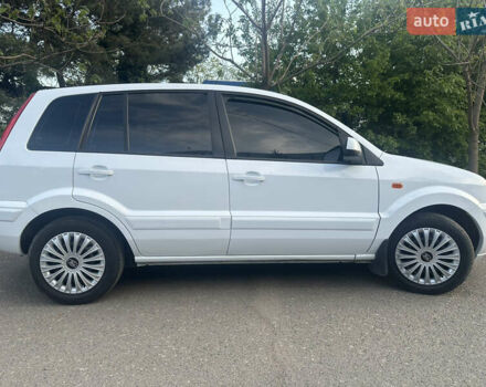 Белый Форд Фьюжн, объемом двигателя 1.39 л и пробегом 201 тыс. км за 5500 $, фото 18 на Automoto.ua