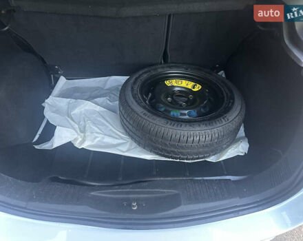 Белый Форд Фьюжн, объемом двигателя 1.39 л и пробегом 201 тыс. км за 5500 $, фото 15 на Automoto.ua